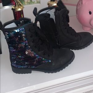 Girls black boots